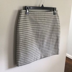 ANN Taylor B&W Pencil Skirt • Size 8P